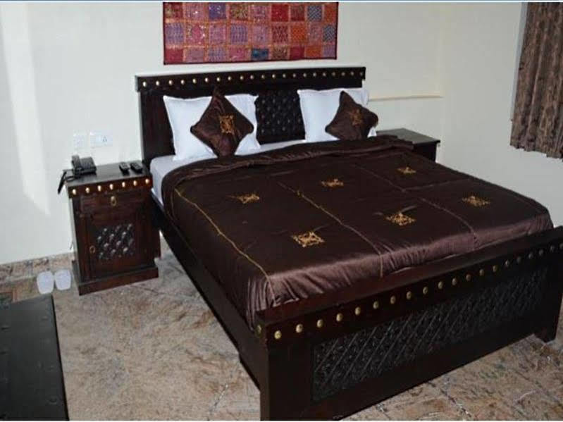 Hotel Surya Garh Jaipur Exteriör bild