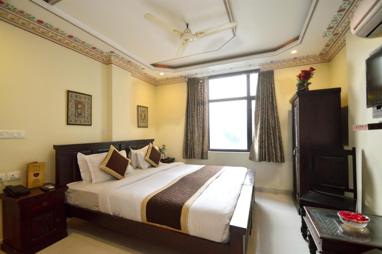 Hotel Surya Garh Jaipur Exteriör bild